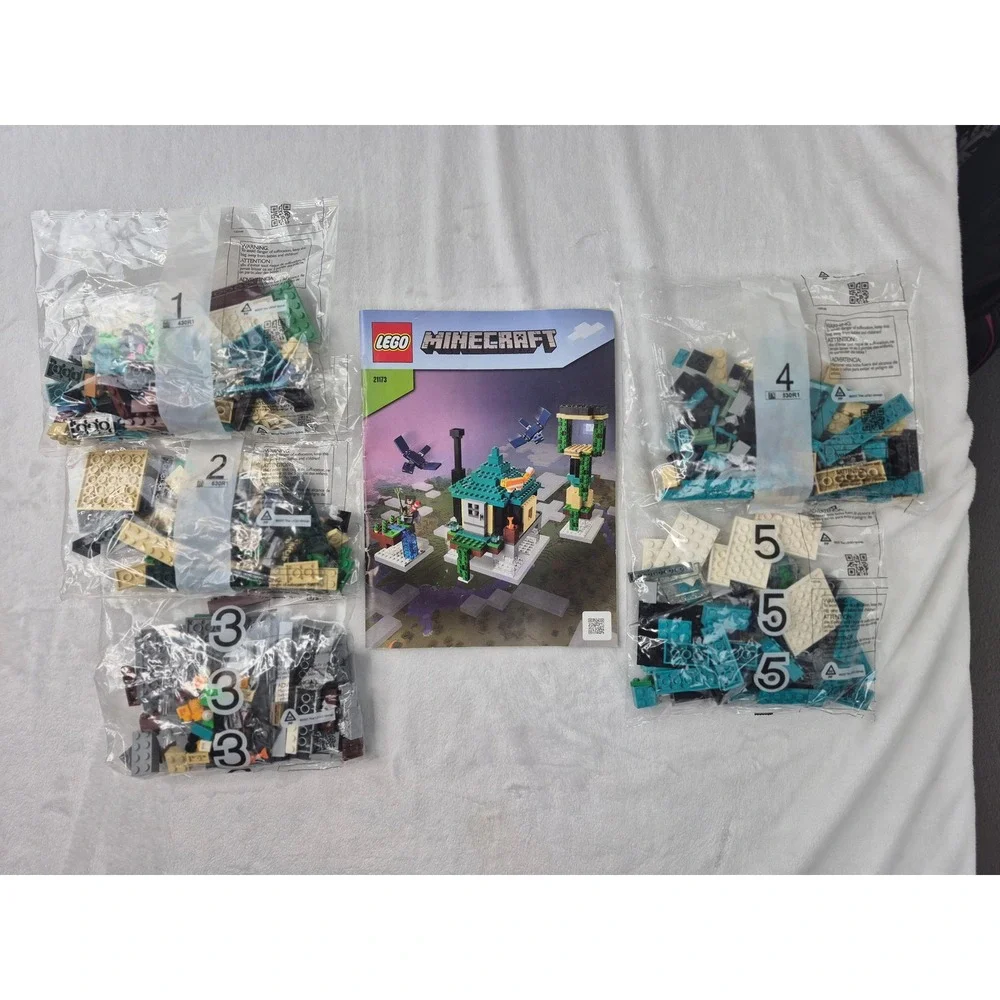 LEGO Minecraft The‎ Sky Tower 21173 Multicolor Building Set Like New